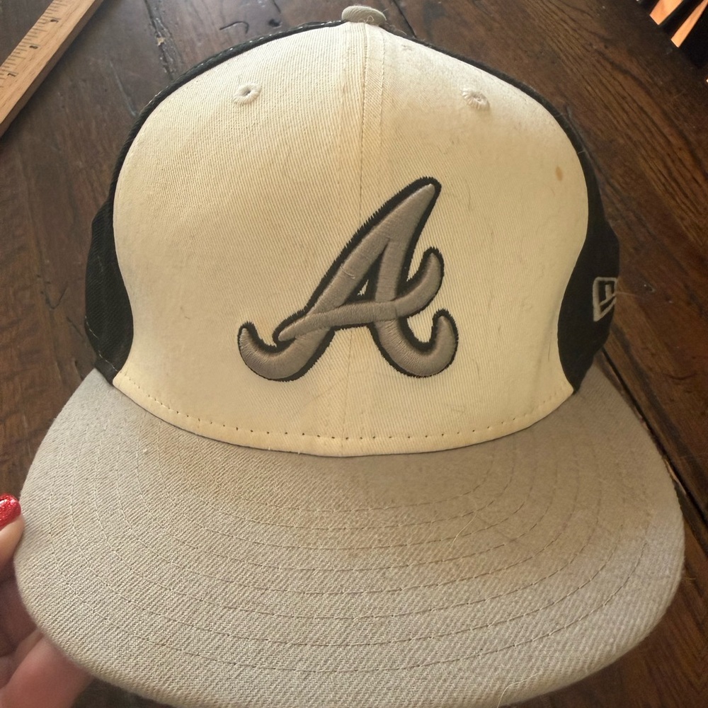 New Era Cream and Black‎ Baseball Cap 7 1/8